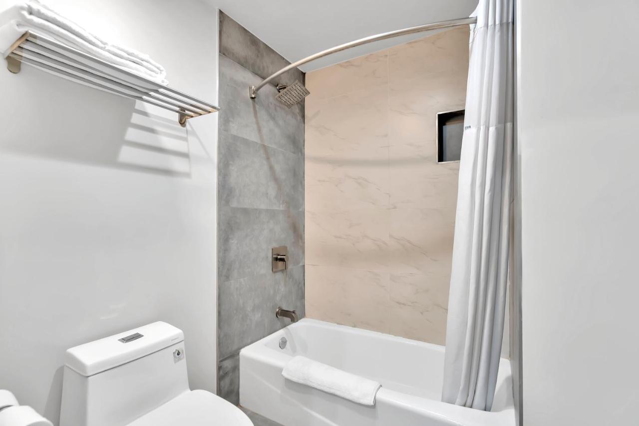 Exclusivo Inn And Suites Lakewood Eksteriør bilde